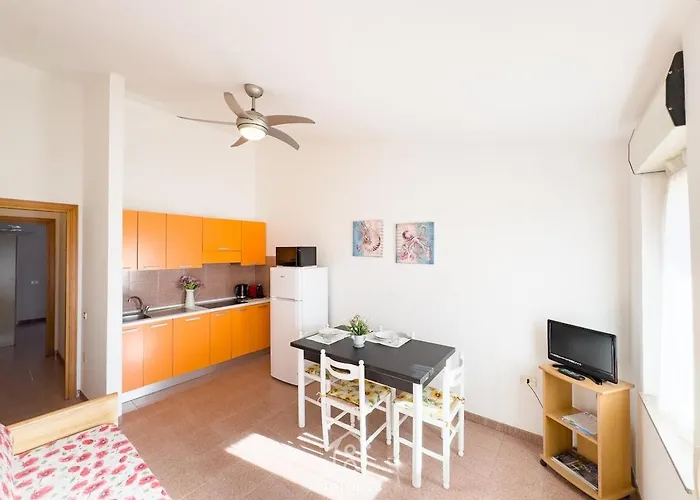 Residenza Orion, A Pochi Passi Dal Centro 维拉西米乌斯